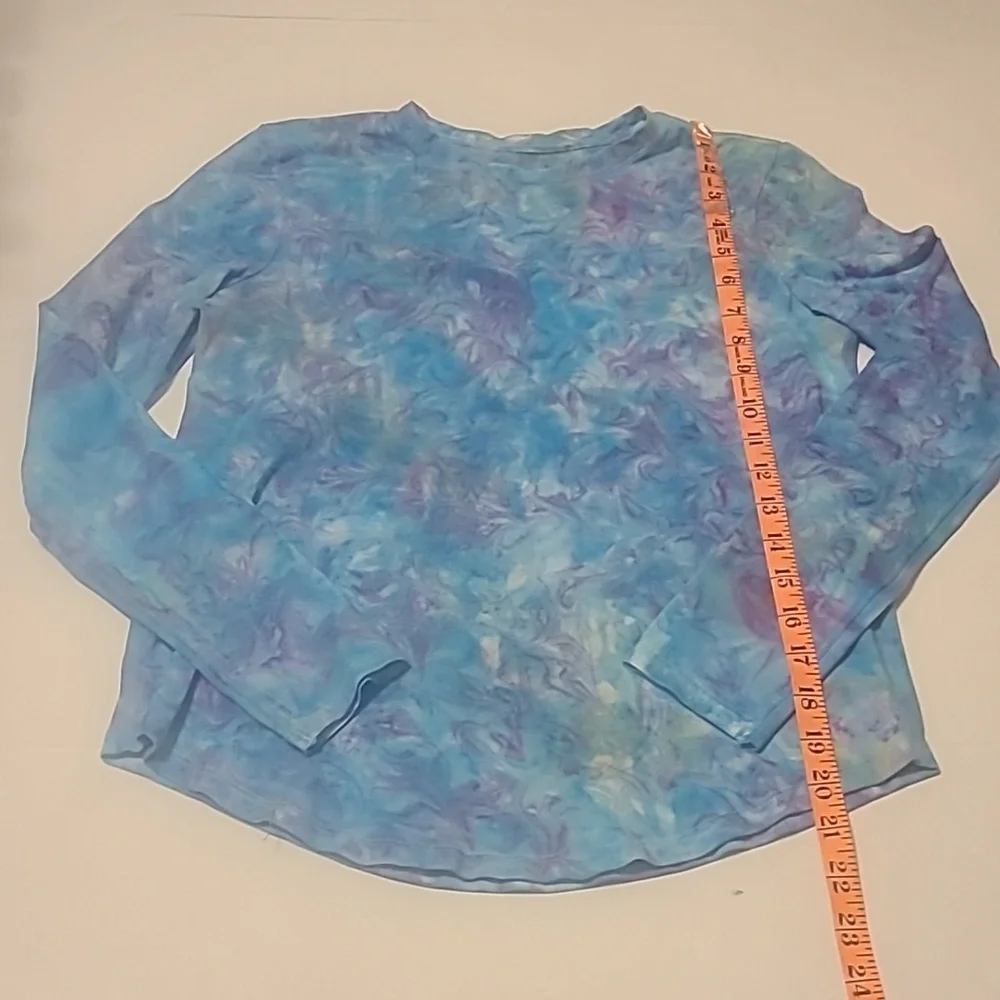 #50  Lululemon upcycled long sleeve tshirt t472.